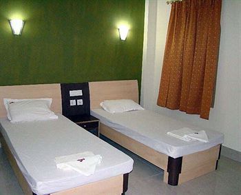 Santana Hotel Puri Esterno foto
